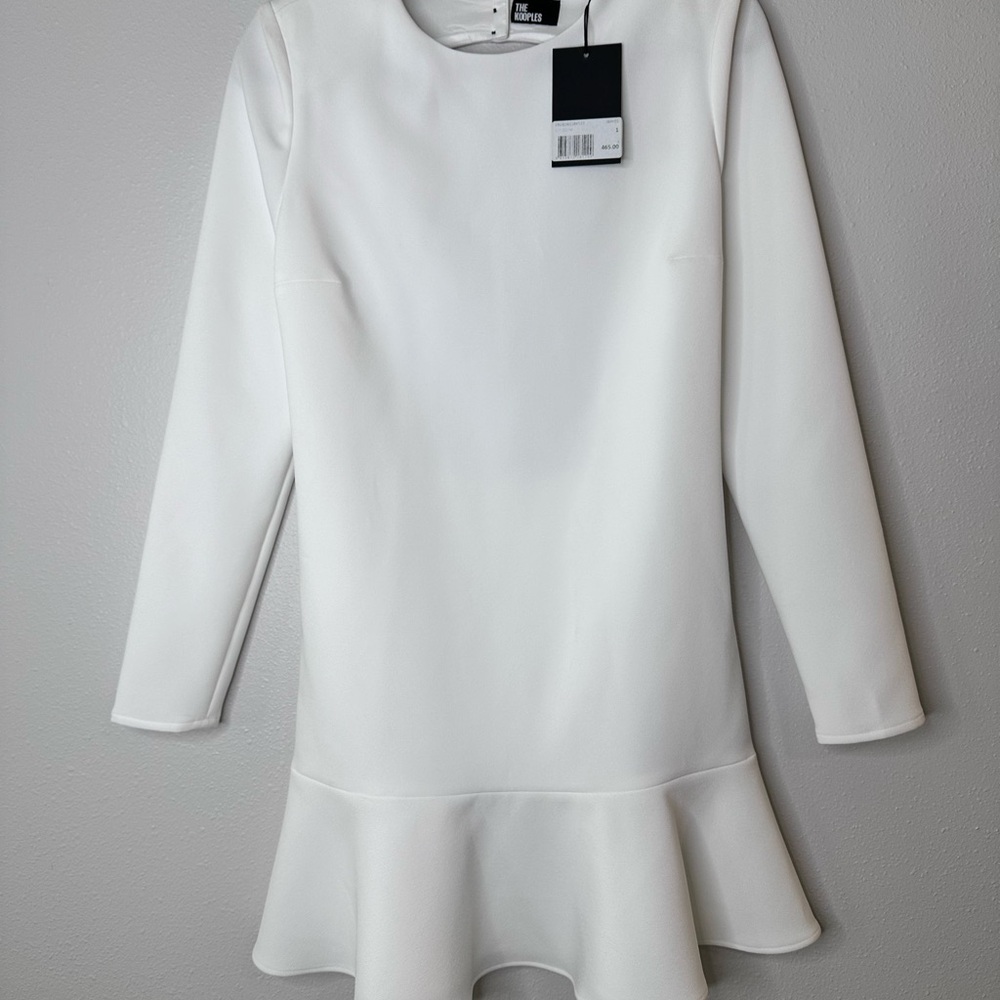 Elegant White Long Sleeve Dress - Picture 2 of 9